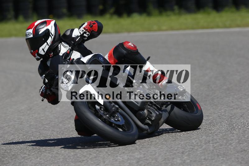 /Archiv-2024/29 12.06.2024 MOTO.CH Track Day ADR/Gruppe gelb/63